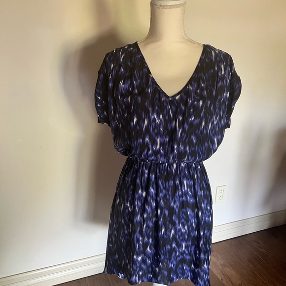 Chic Blue Patterned Dress - Picture 1 of 1